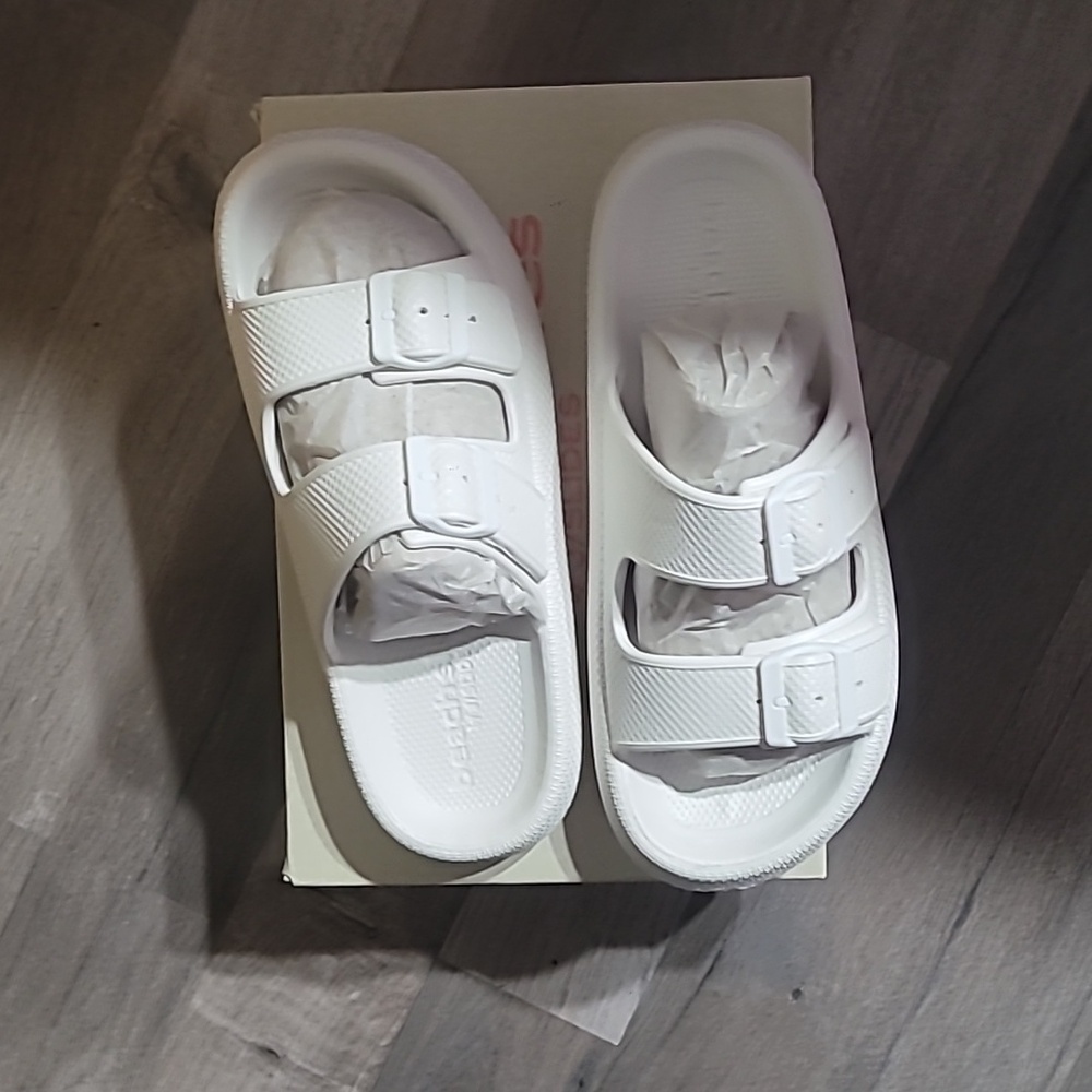 Beach Slides White Slide Sandals with Buckle Straps Size 9 - Picture 2 of 5